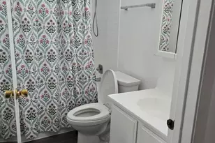 160 S Waters Edge Dr, Glendale Heights, IL 60139 - Photo 9