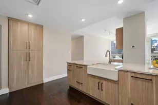 250 E Pearson St, Chicago, IL 60611 - Photo 11