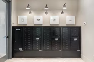 1650 W Roscoe St, Chicago, IL 60657 - Photo 13