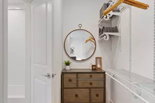 1650 W Roscoe St, Chicago, IL 60657 - Photo 7