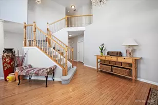 305 Colonial Dr, Vernon Hills, IL 60061 - Photo 3