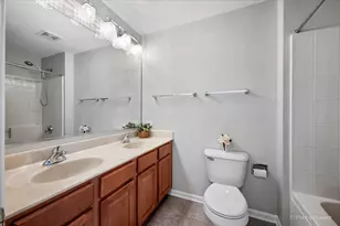 305 Colonial Dr, Vernon Hills, IL 60061 - Photo 25