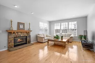 305 Colonial Dr, Vernon Hills, IL 60061 - Photo 15