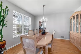 305 Colonial Dr, Vernon Hills, IL 60061 - Photo 7