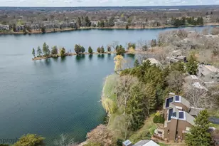 312 Woodview Rd, Lake Barrington, IL 60010 - Photo 5