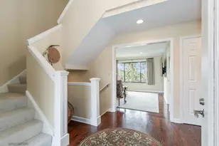 312 Woodview Rd, Lake Barrington, IL 60010 - Photo 7