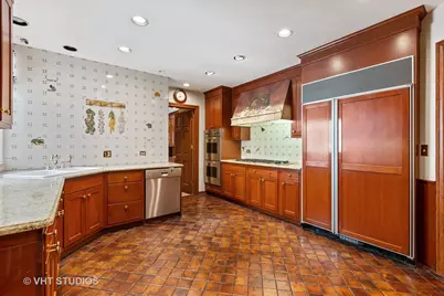 220 E Walton Place #9W, Chicago, IL 60611 - Photo 9
