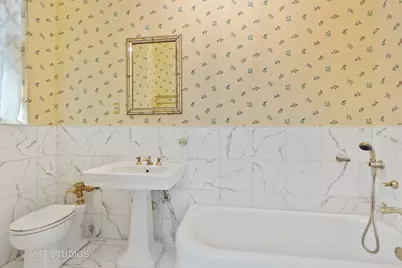 220 E Walton Place #9W, Chicago, IL 60611 - Photo 17