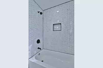 5435 N Mobile Avenue, Chicago, IL 60630 - Photo 17