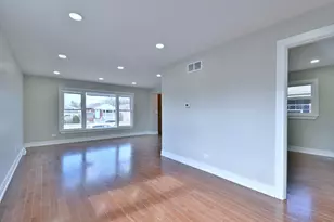 5435 N Mobile Ave, Chicago, IL 60630 - Photo 7