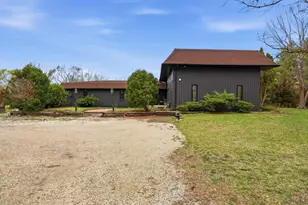 6225 Lakewood Dr, Marengo, IL 60152 - Photo 3