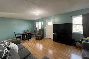 225 Malibu Dr, Bolingbrook, IL 60440 - Photo 3