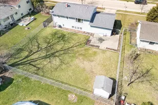 819 Dartmoor Dr, Crystal Lake, IL 60014 - Photo 23