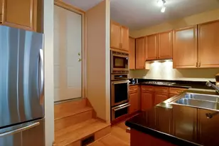 2039 N Lincoln Ave, Chicago, IL 60614 - Photo 3