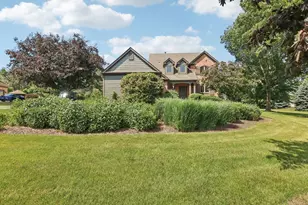 44W552 Volkening Cir, Hampshire, IL 60140 - Photo 1