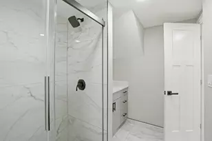 9442 S Octavia Ave, Bridgeview, IL 60455 - Photo 13