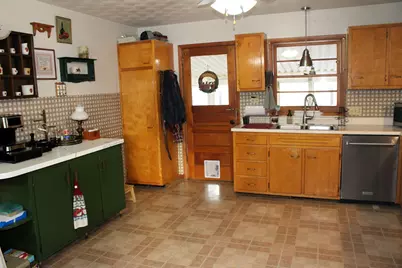 8 Edgelea Circle, Clifton, IL 61727 - Photo 11