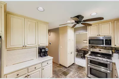 136 Caryville Lane, Schaumburg, IL 60193 - Photo 9