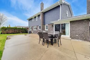 1028 S Beechwood Dr, Mount Prospect, IL 60056 - Photo 35