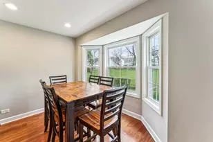 1426 W Sapphire Dr, Hoffman Estates, IL 60192 - Photo 9