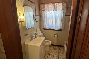 10210 S Prairie Ave, Chicago, IL 60628 - Photo 13