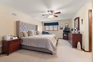 16748 Richards Dr, Tinley Park, IL 60477 - Photo 17