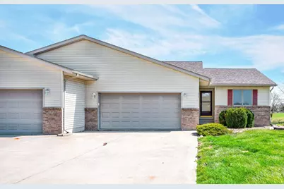 109 E Lake Court #B, Atlanta, IL 61723 - Photo 1