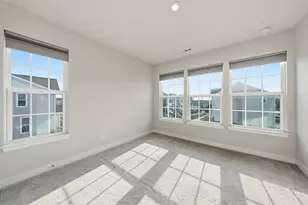 72 Nicholas Dr E, Des Plaines, IL 60016 - Photo 27