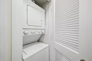 548 W Deming Pl, Chicago, IL 60614 - Photo 9