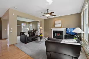 2311 W Cascade Circle, Round Lake, IL 60073 - Photo 5