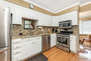 1317 Carol Ln, Naperville, IL 60565 - Photo 9