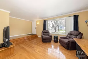 1317 Carol Ln, Naperville, IL 60565 - Photo 7