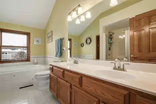 3431 Charlemaine Dr, Aurora, IL 60504 - Photo 17