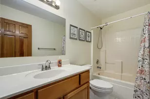 3431 Charlemaine Dr, Aurora, IL 60504 - Photo 23