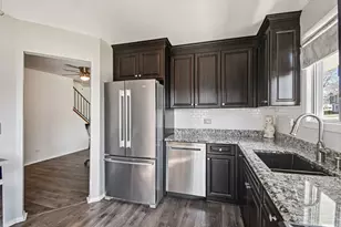 2466 Brunswick Cir, Woodridge, IL 60517 - Photo 11