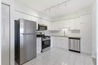 7051 W Touhy Avenue #610, Niles, IL 60714 - Photo 5