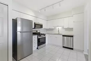 7051 W Touhy Ave, Niles, IL 60714 - Photo 5