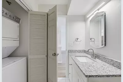 7051 W Touhy Avenue #610, Niles, IL 60714 - Photo 9