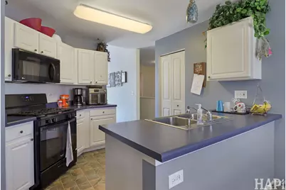 711 Wedgewood, McHenry, IL 60050 - Photo 9