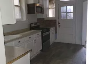 7842 S Bennett Ave, Chicago, IL 60649 - Photo 3