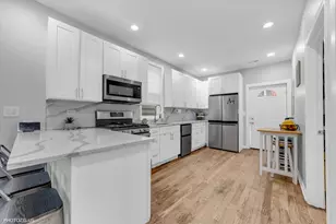 8404 S Exchange Ave, Chicago, IL 60617 - Photo 9