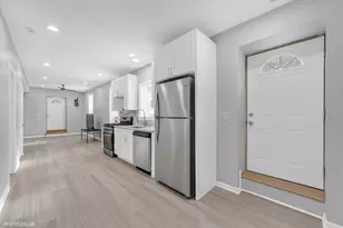 8404 S Exchange Ave, Chicago, IL 60617 - Photo 27