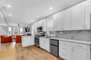 8404 S Exchange Ave, Chicago, IL 60617 - Photo 7