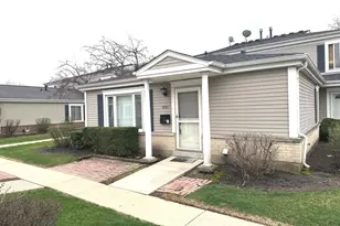 1581 Quaker Ln, Prospect Heights, IL 60070 - Photo 1