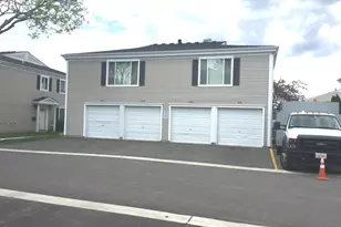 1581 Quaker Ln, Prospect Heights, IL 60070 - Photo 11