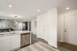 444 Radcliff Ln, South Elgin, IL 60177 - Photo 11