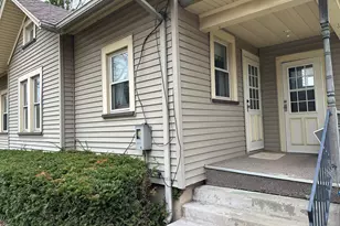 303 S Pleasant St, Princeton, IL 61356 - Photo 5