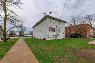 98 W 154th St, Harvey, IL 60426 - Photo 3