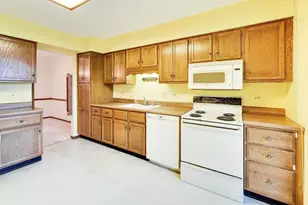 245 Windsor Ln, Willowbrook, IL 60527 - Photo 11