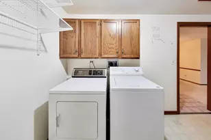 245 Windsor Ln, Willowbrook, IL 60527 - Photo 27